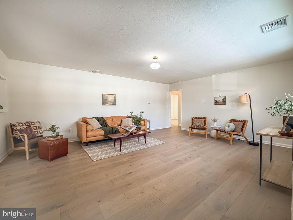 101 Walnut Lane photo 5