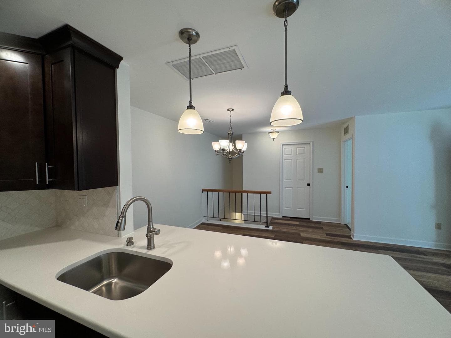 604 W Society Place photo 10