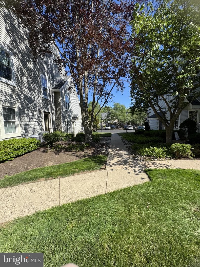 604 W Society Place photo 23