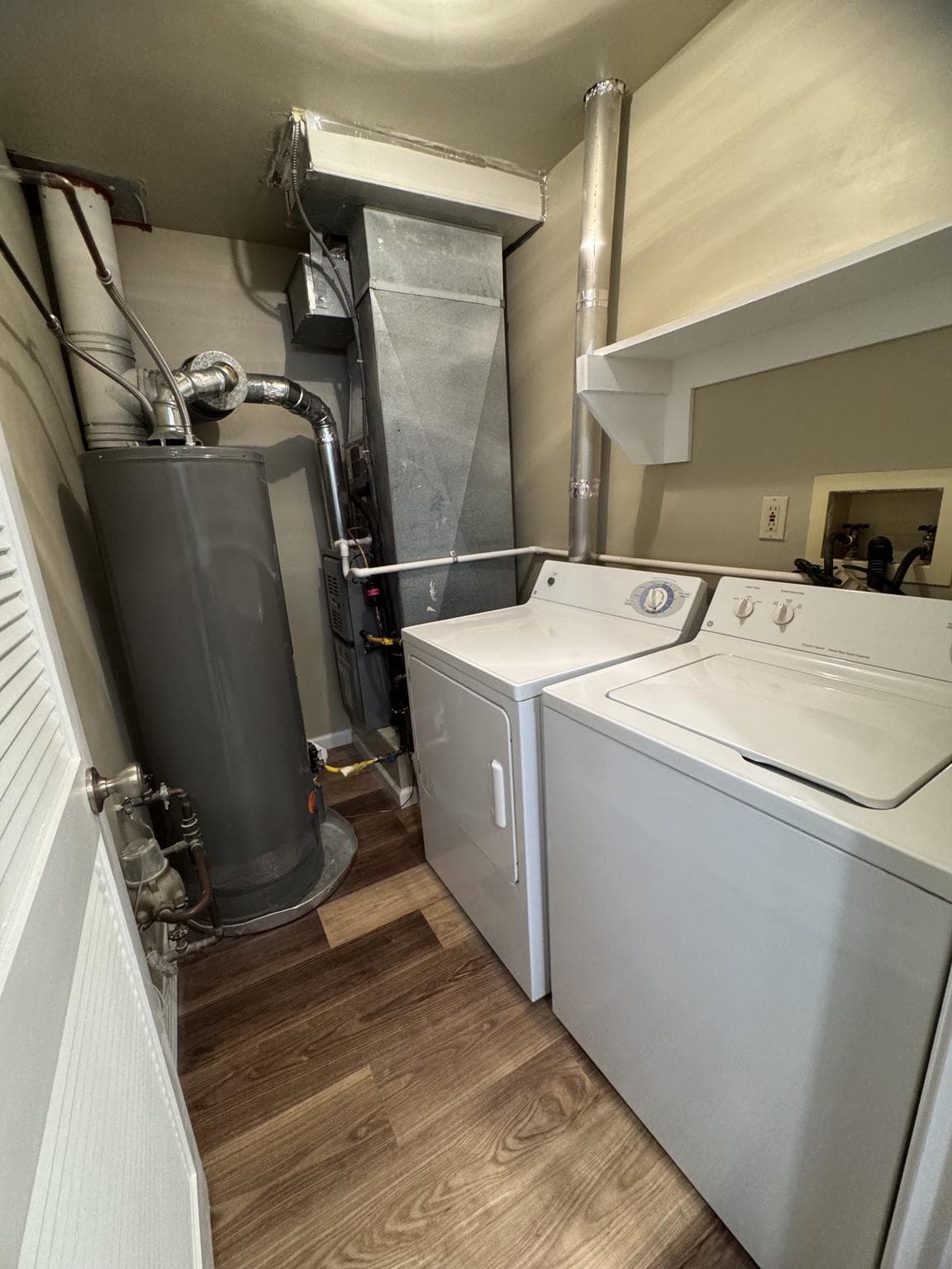 604 W Society Place photo 8