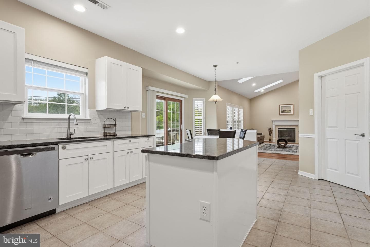 139 Statesman Road photo 9