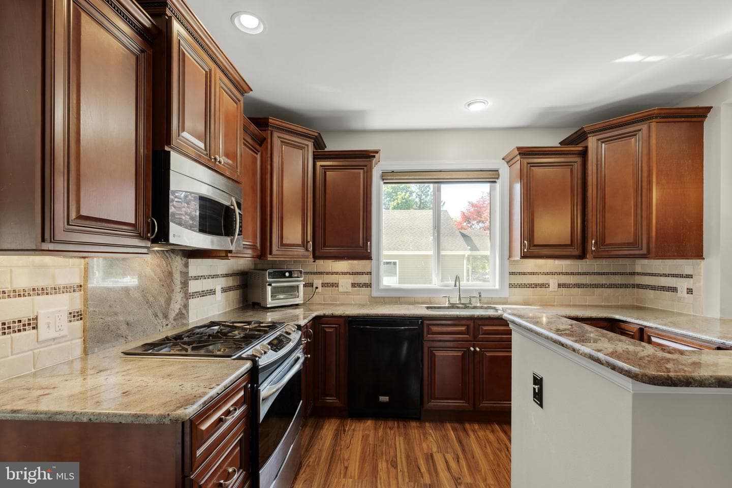 131 N Hawthorne Avenue photo 12