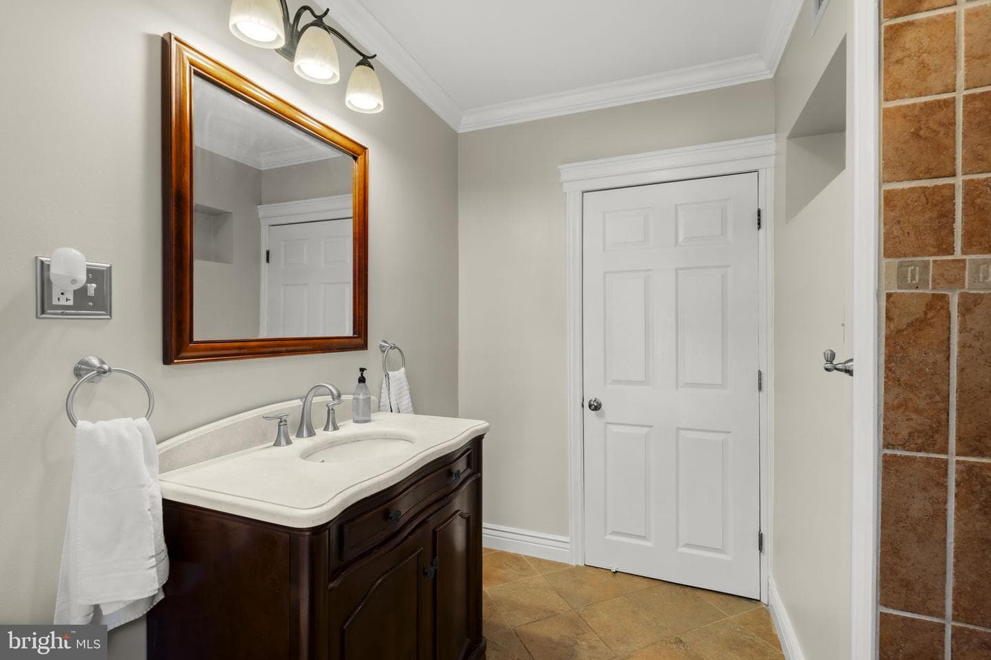 131 N Hawthorne Avenue photo 22