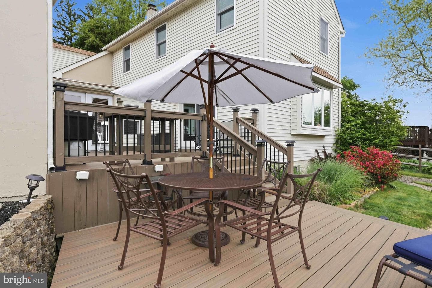 370 Maple Avenue photo 38
