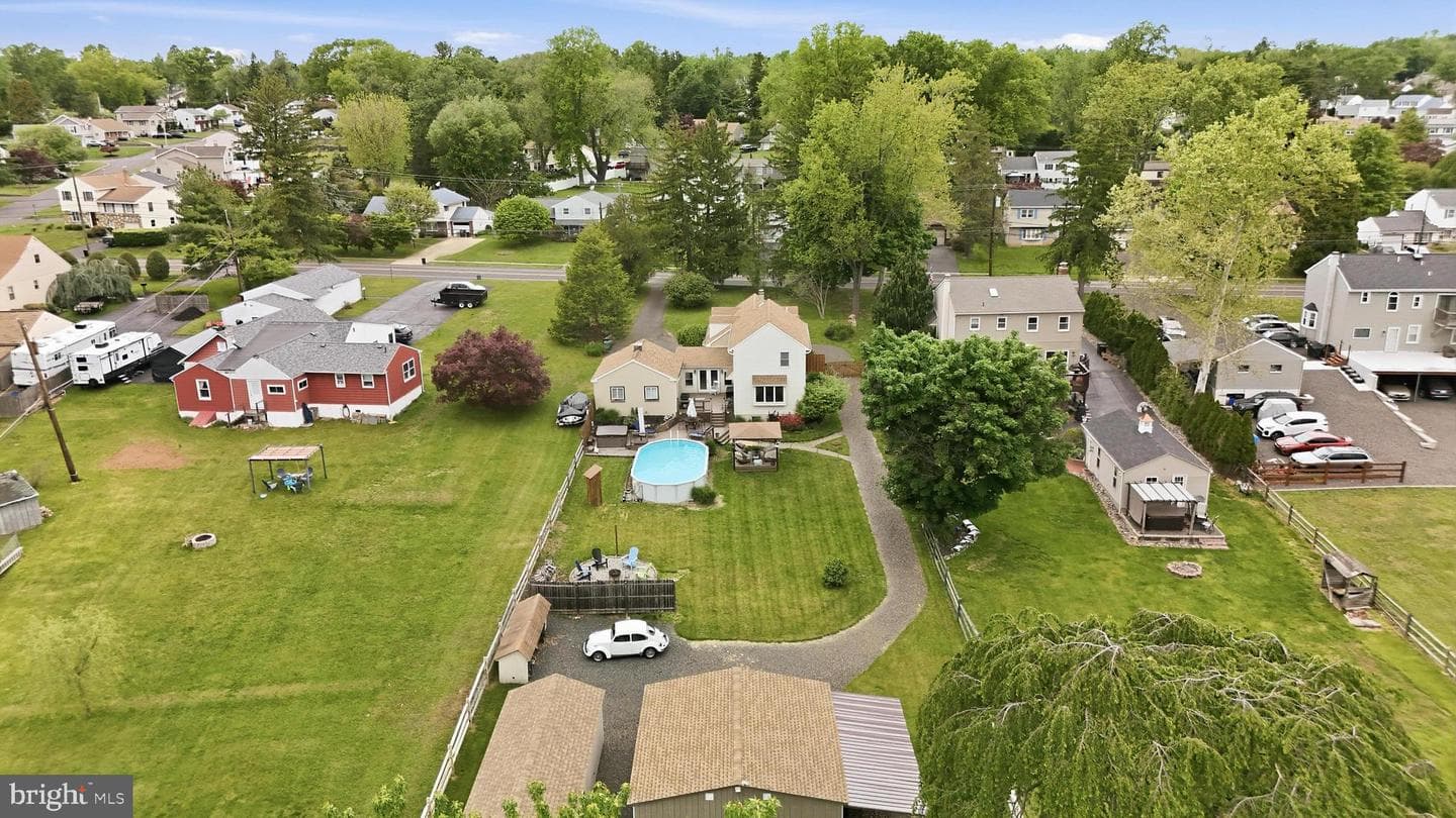 370 Maple Avenue photo 56