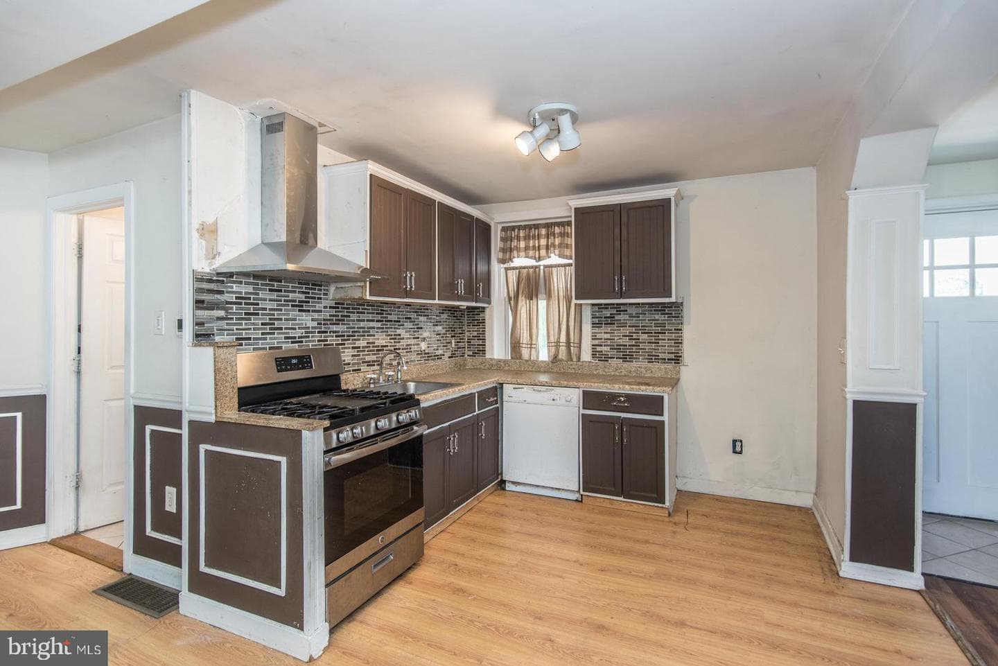 5602 Turner Street photo 9