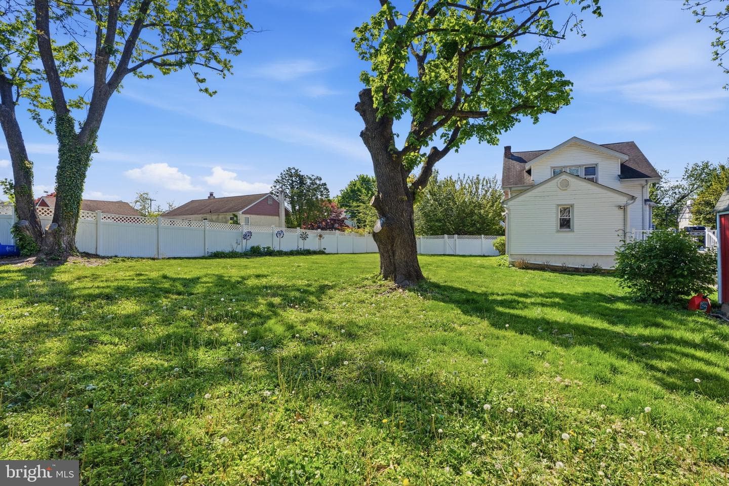 49 Maple Avenue photo 31