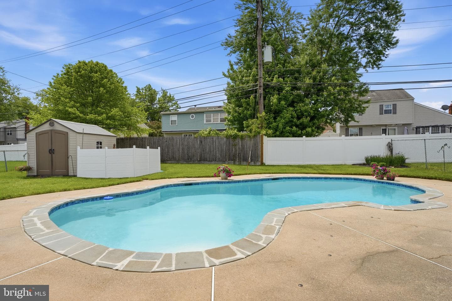 618 S Oxford Valley Road photo 27