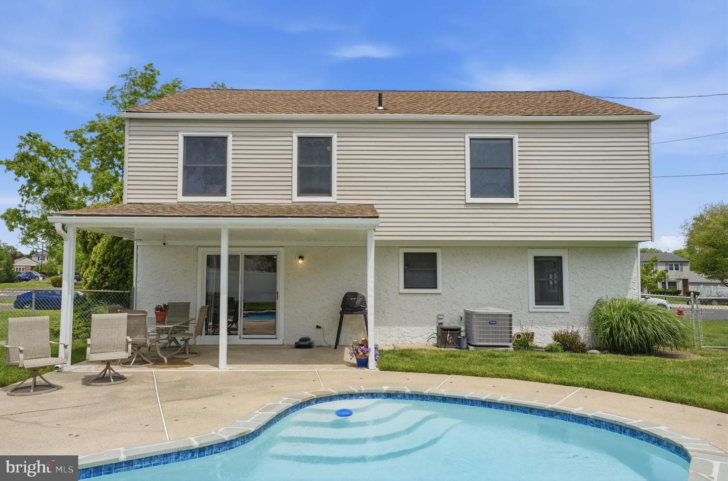 618 S Oxford Valley Road photo 32
