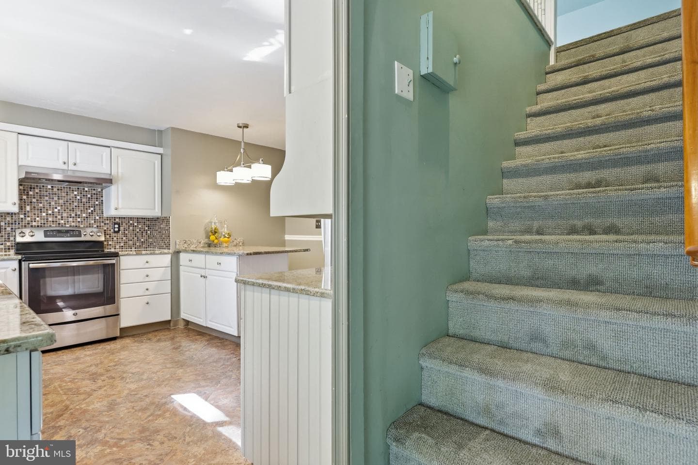 207 W Ferry Road photo 30