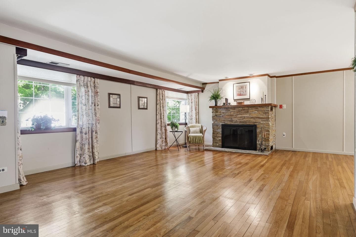 207 W Ferry Road photo 9