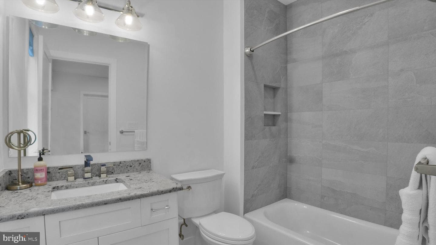 171 N Main Street #unit 2 photo 34
