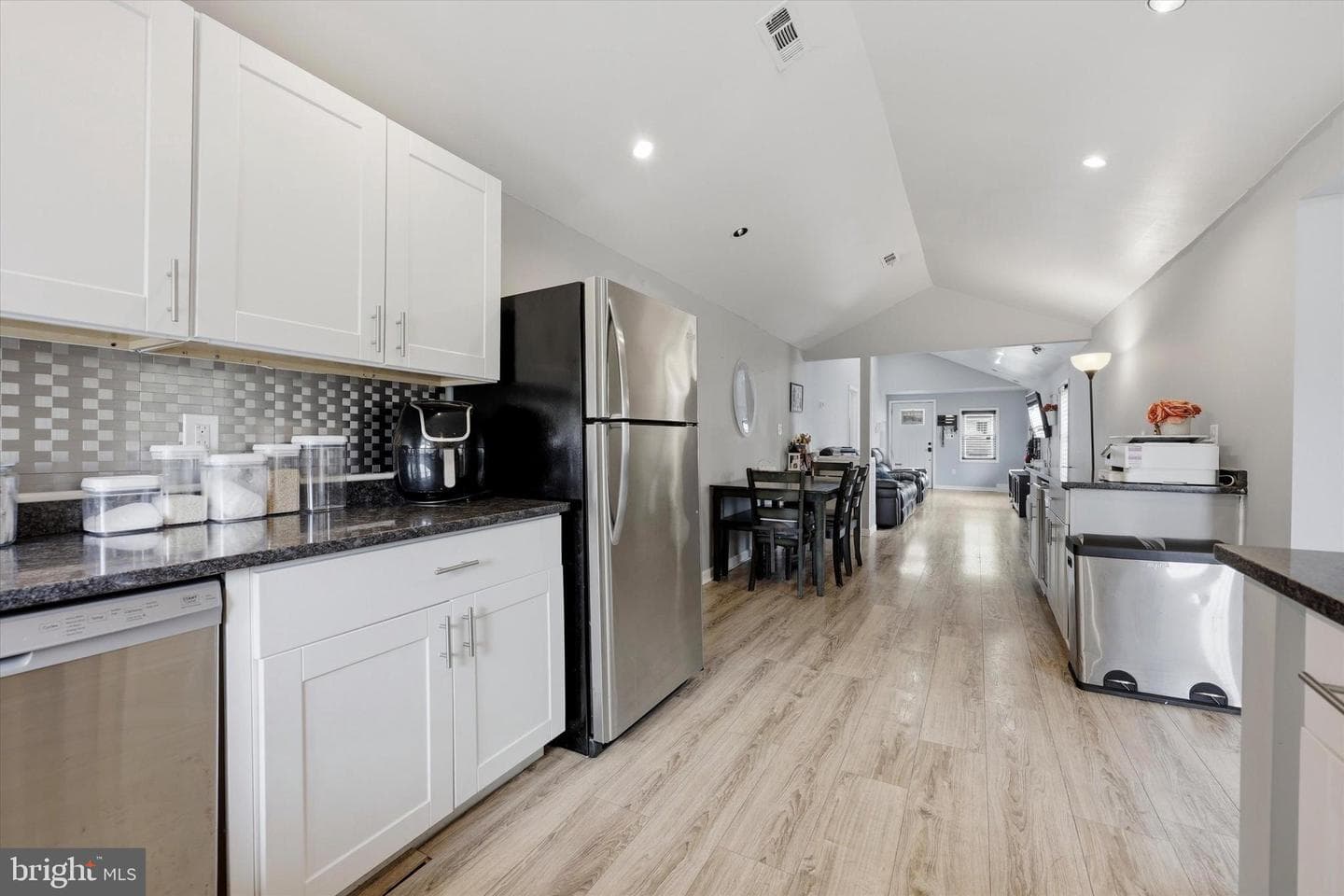 925 Excelsior Avenue photo 23