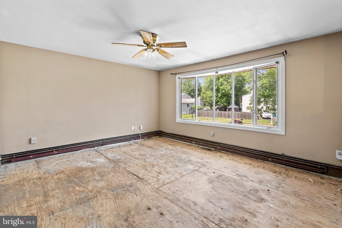 6998 Headley Court photo 3