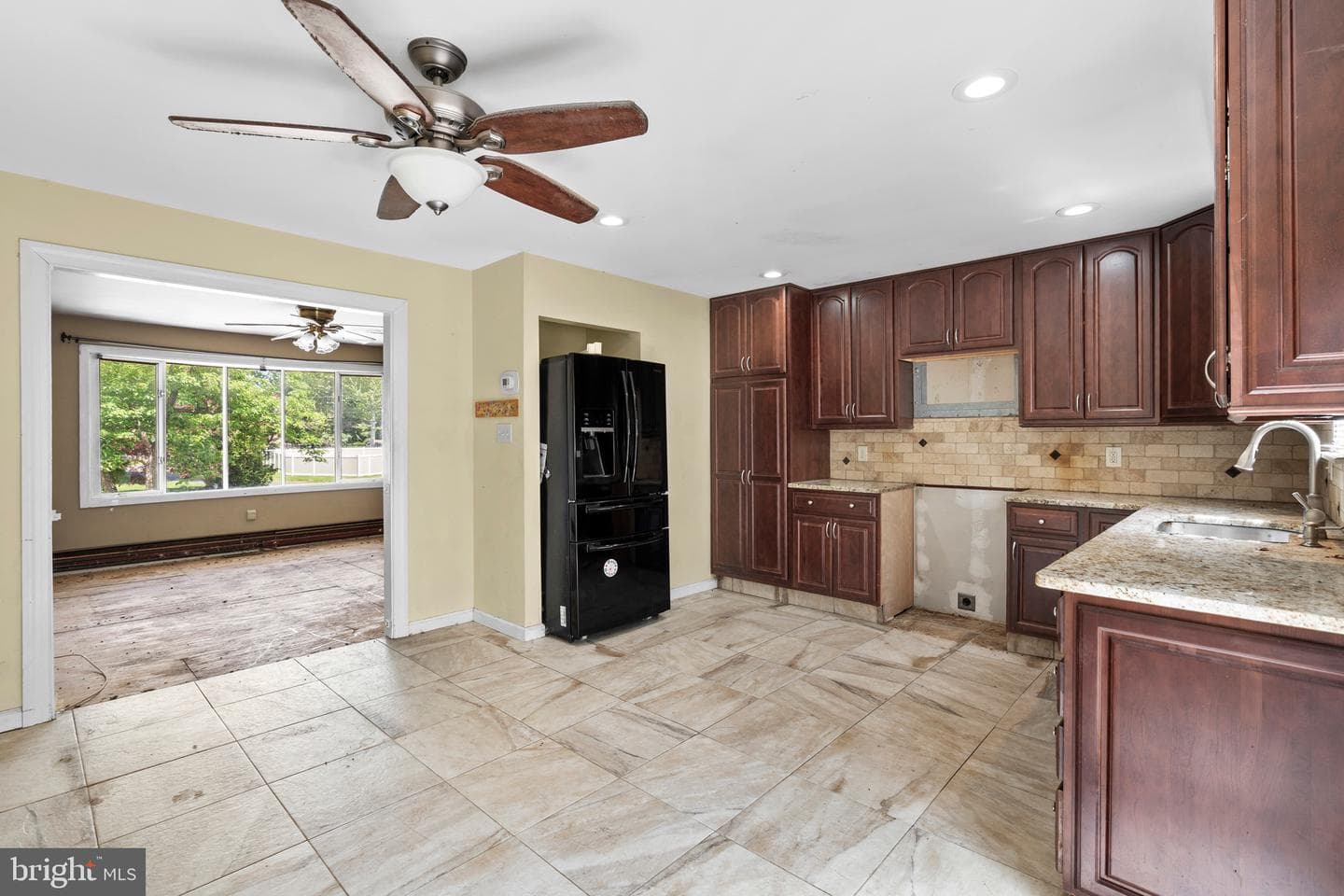 6998 Headley Court photo 7