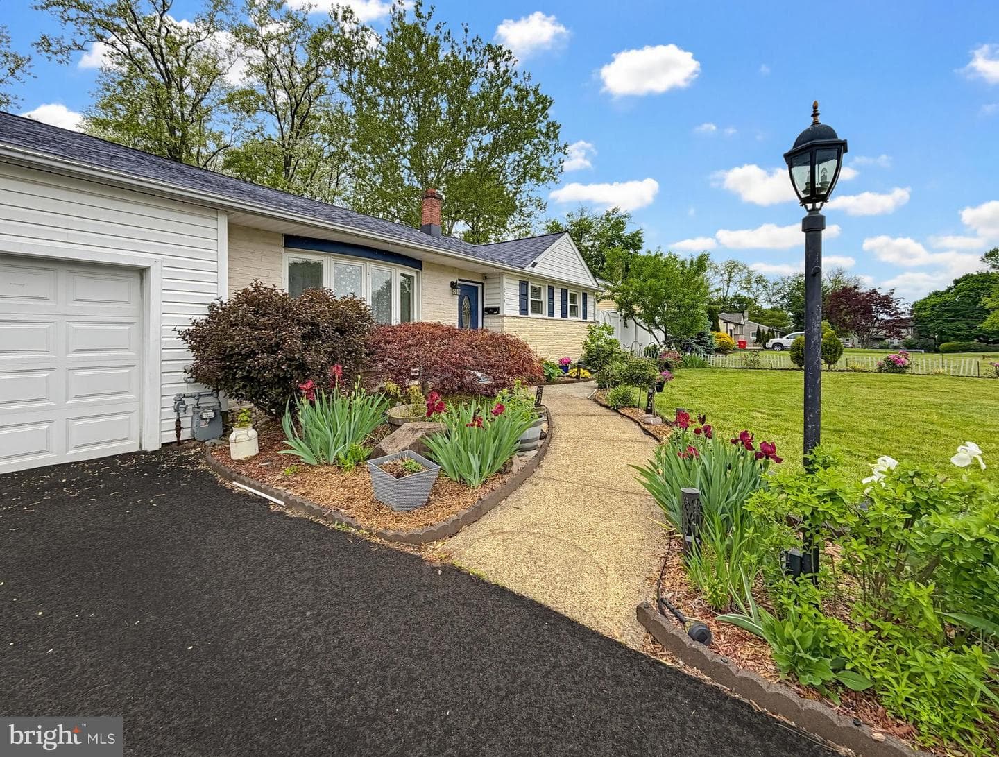 254 Allen Lane photo 6