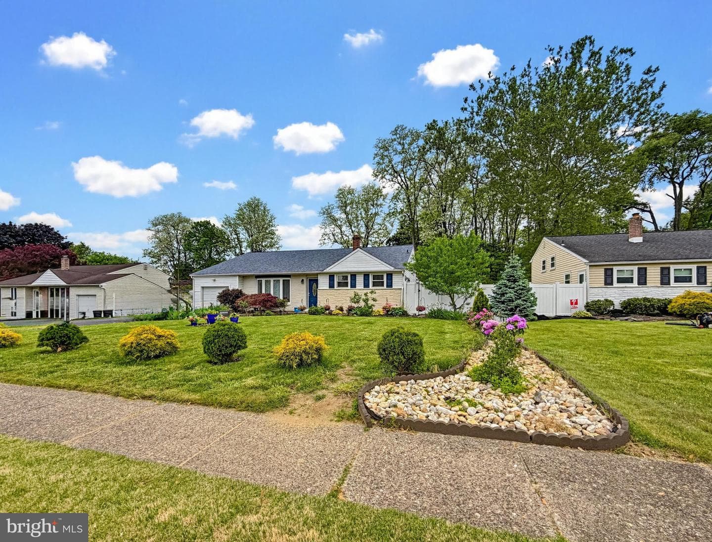 254 Allen Lane photo 84
