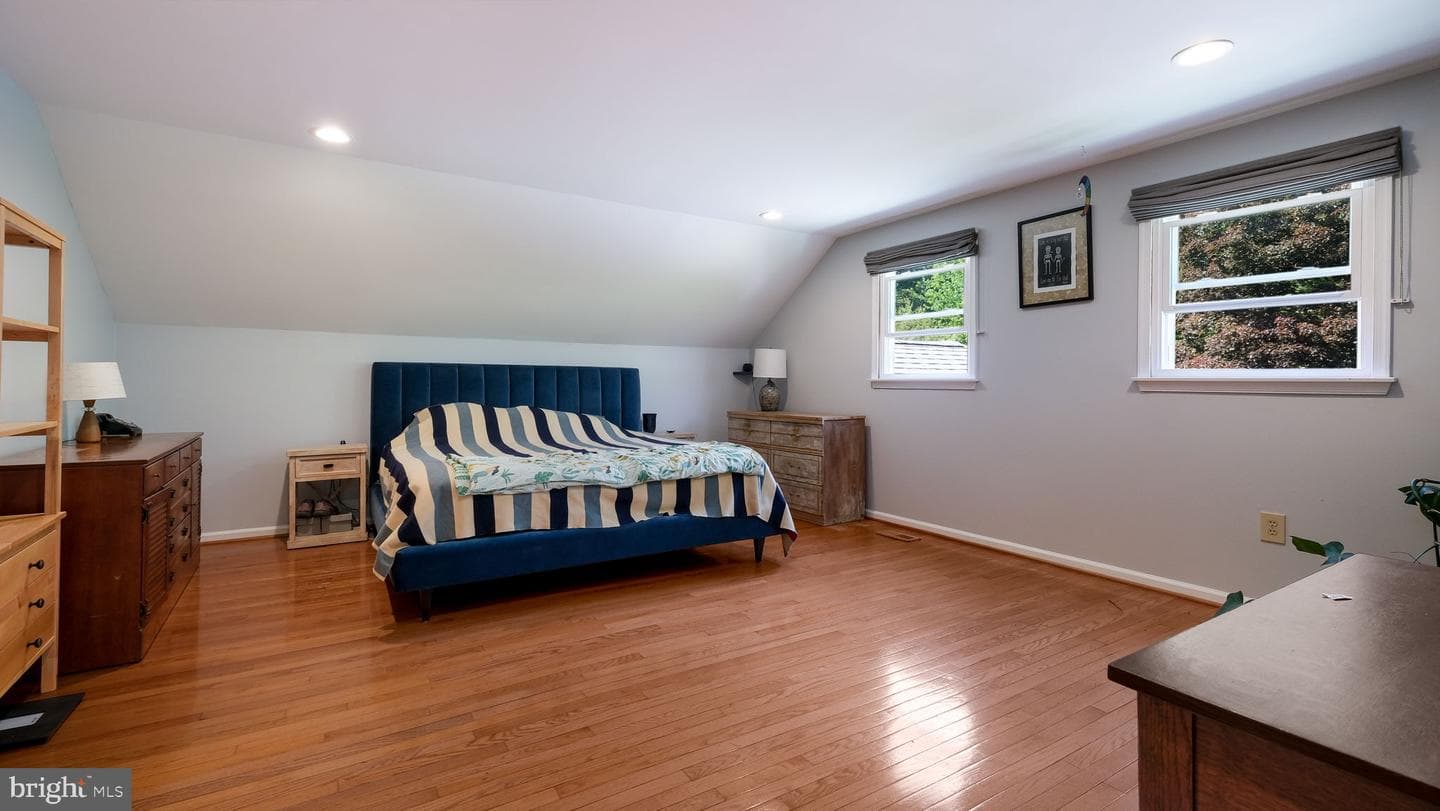 1270 Oxford Valley Road photo 24