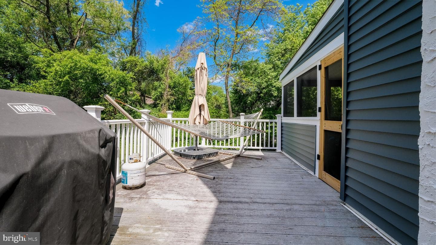 1270 Oxford Valley Road photo 32