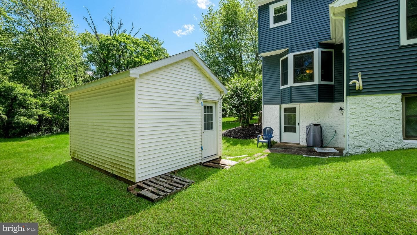 1270 Oxford Valley Road photo 34