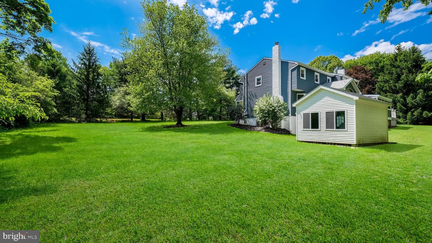 1270 Oxford Valley Road photo 36