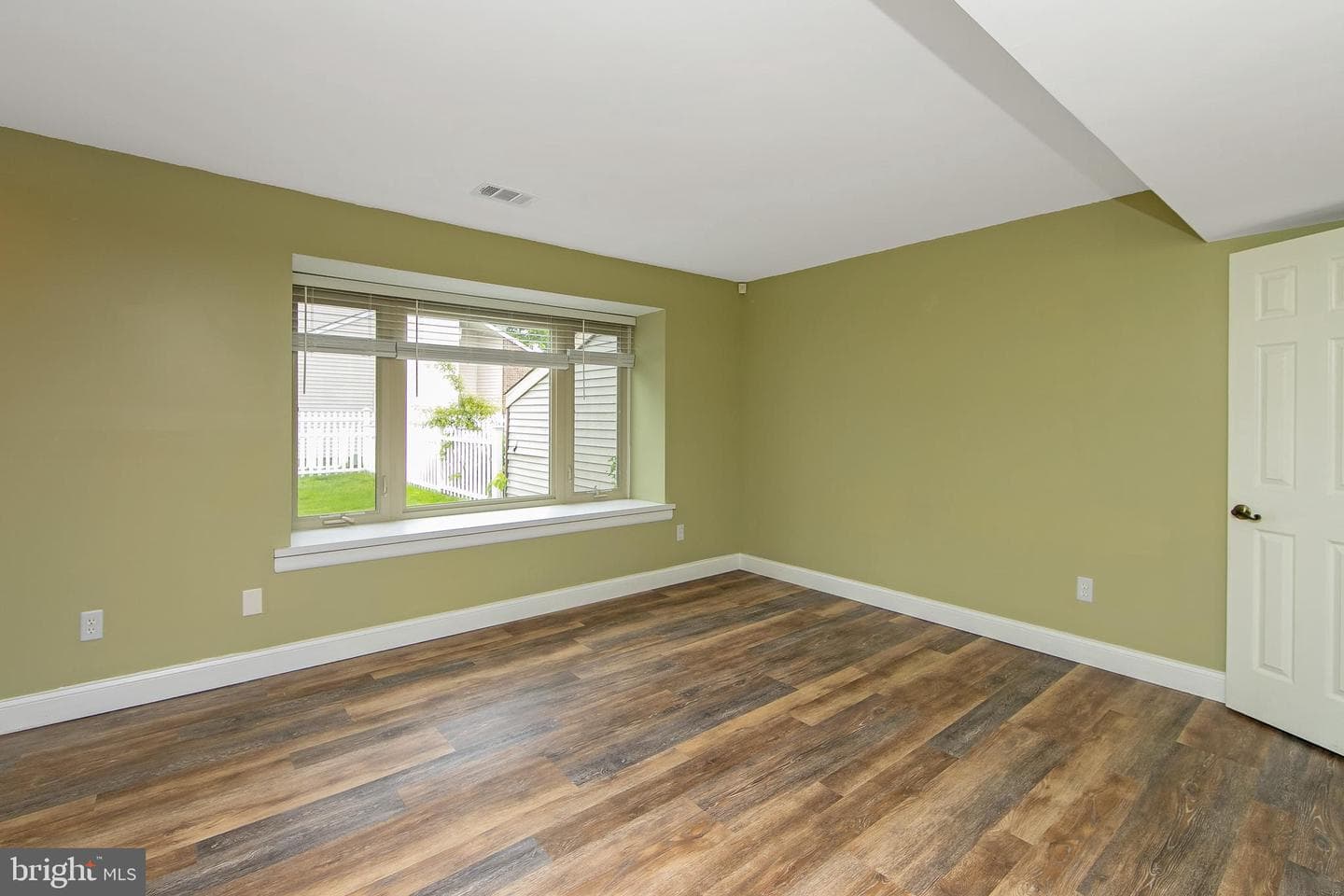 1109 Sheffield Court photo 18