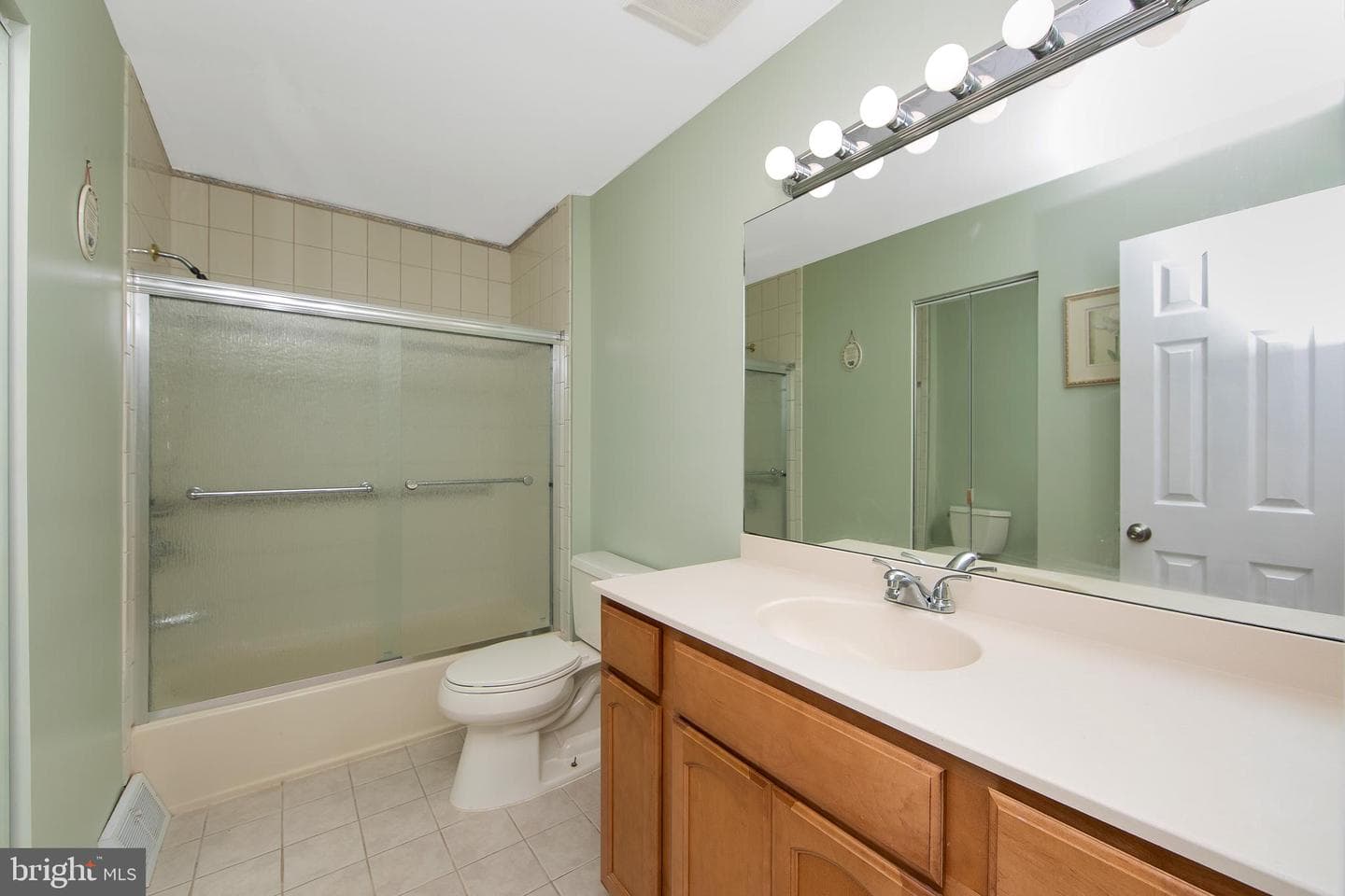 1109 Sheffield Court photo 35