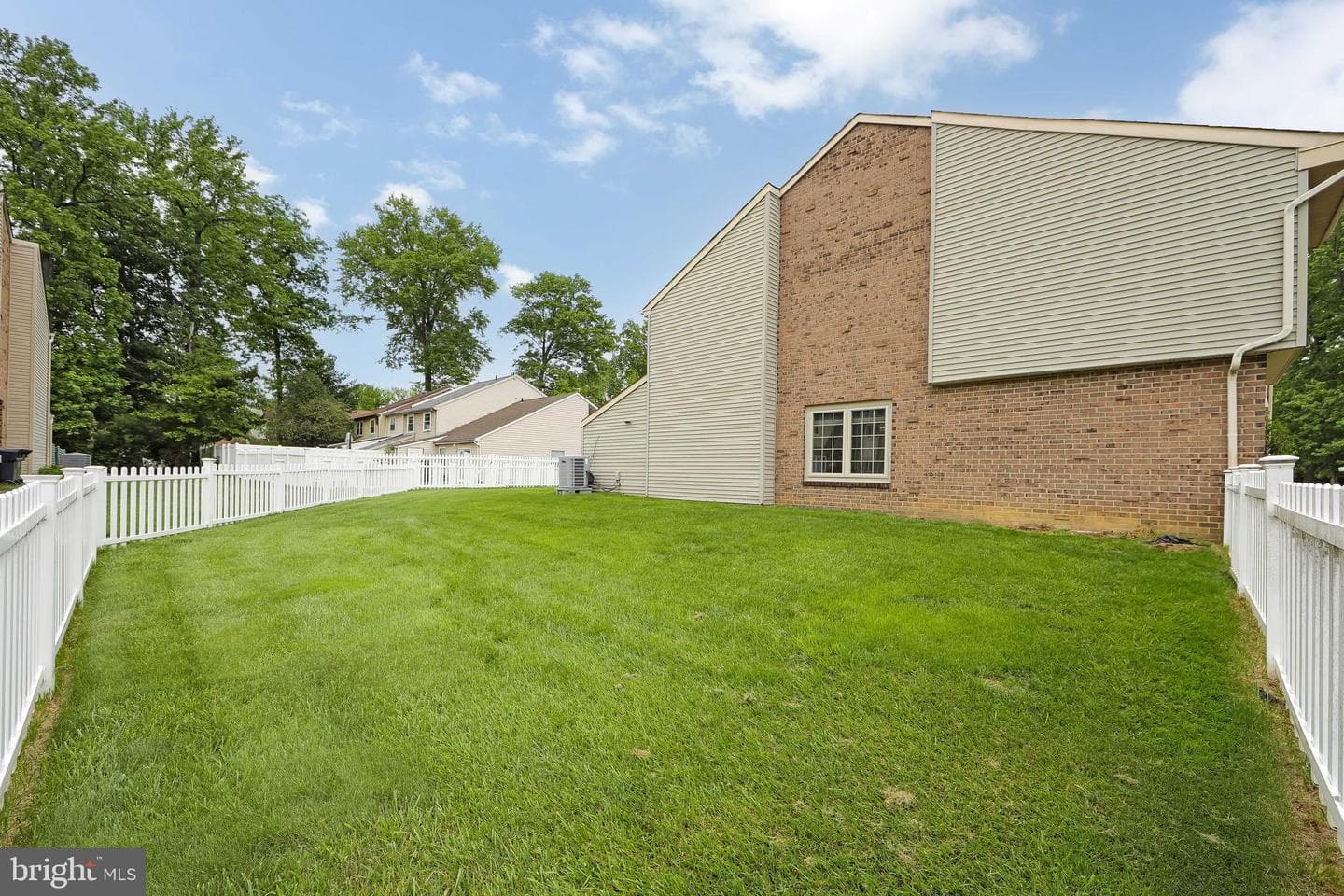 1109 Sheffield Court photo 36