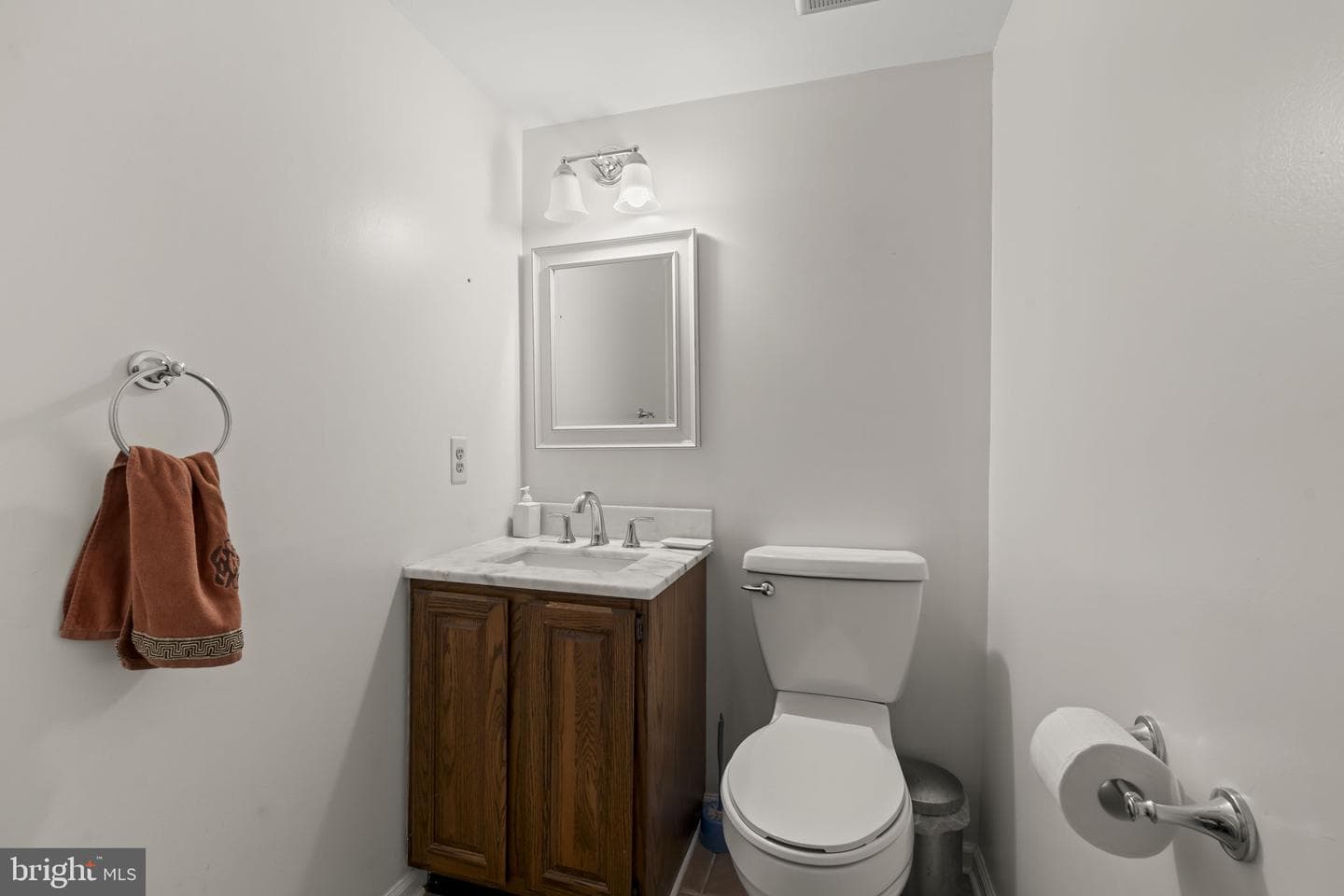 1563 Applewood Circle photo 17