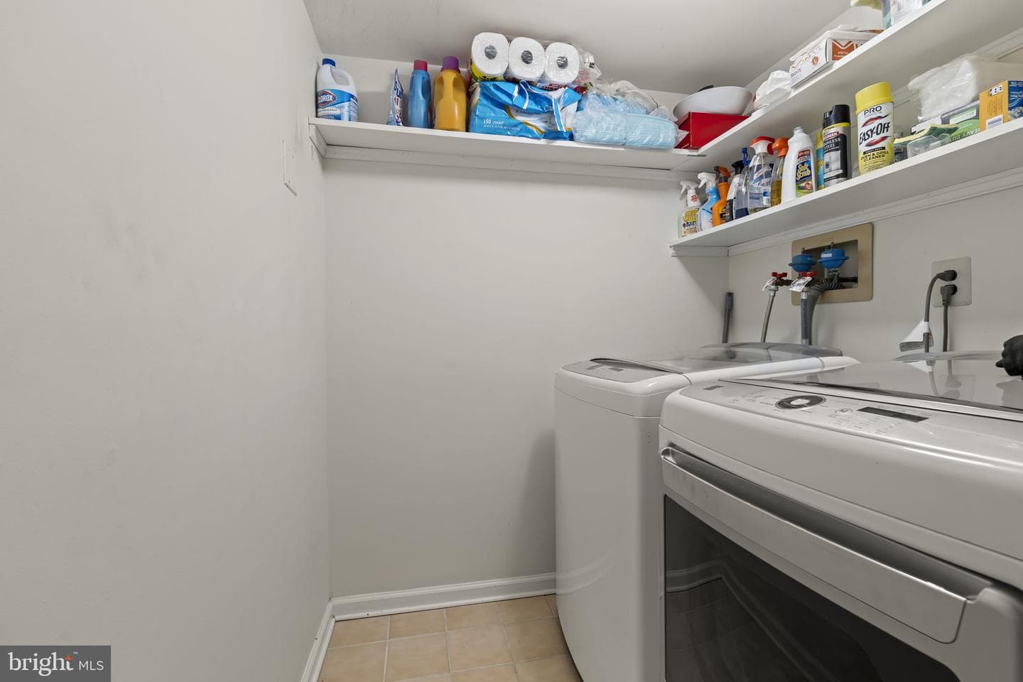 1563 Applewood Circle photo 18