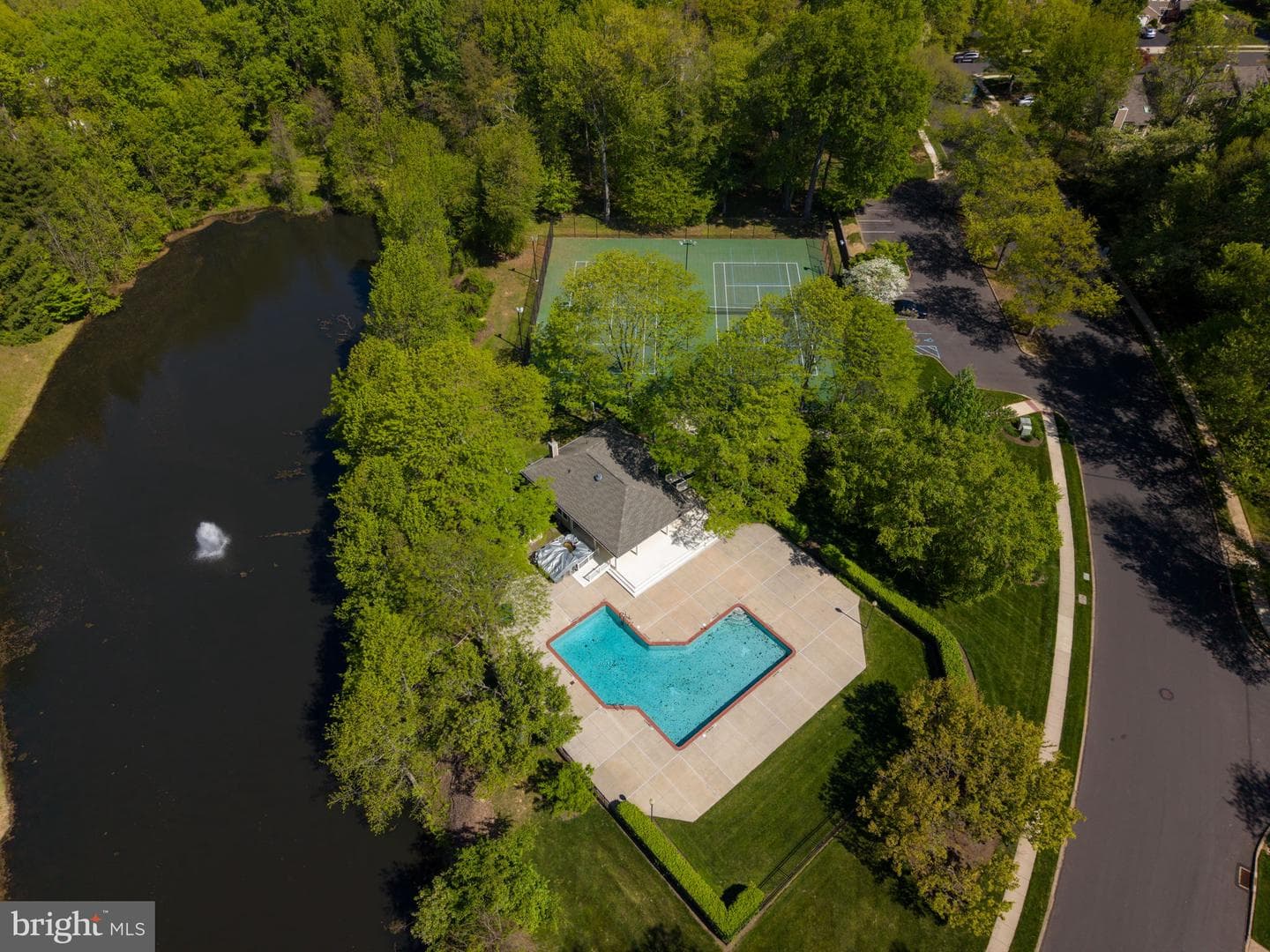 1563 Applewood Circle photo 40