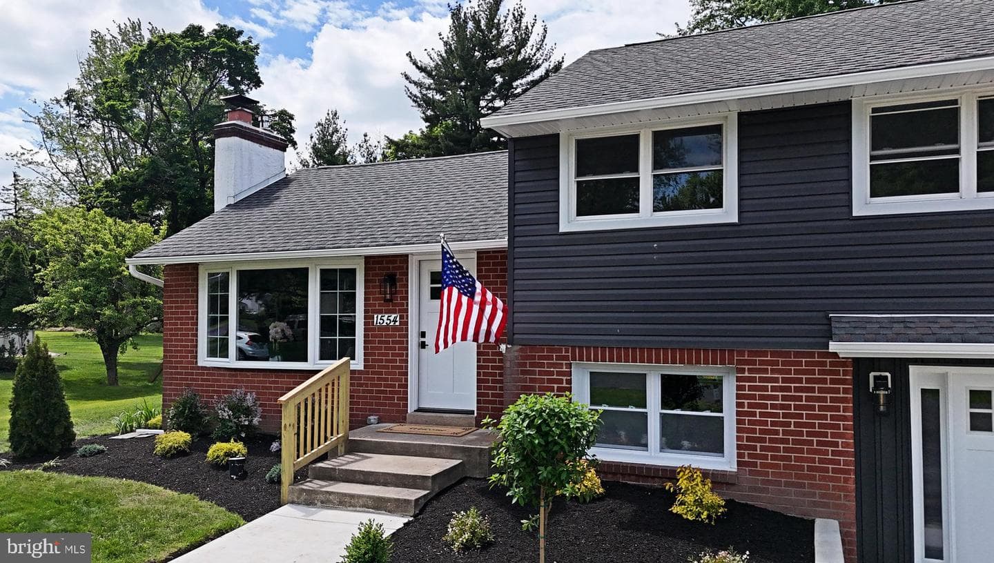 1554 Park Drive photo 3