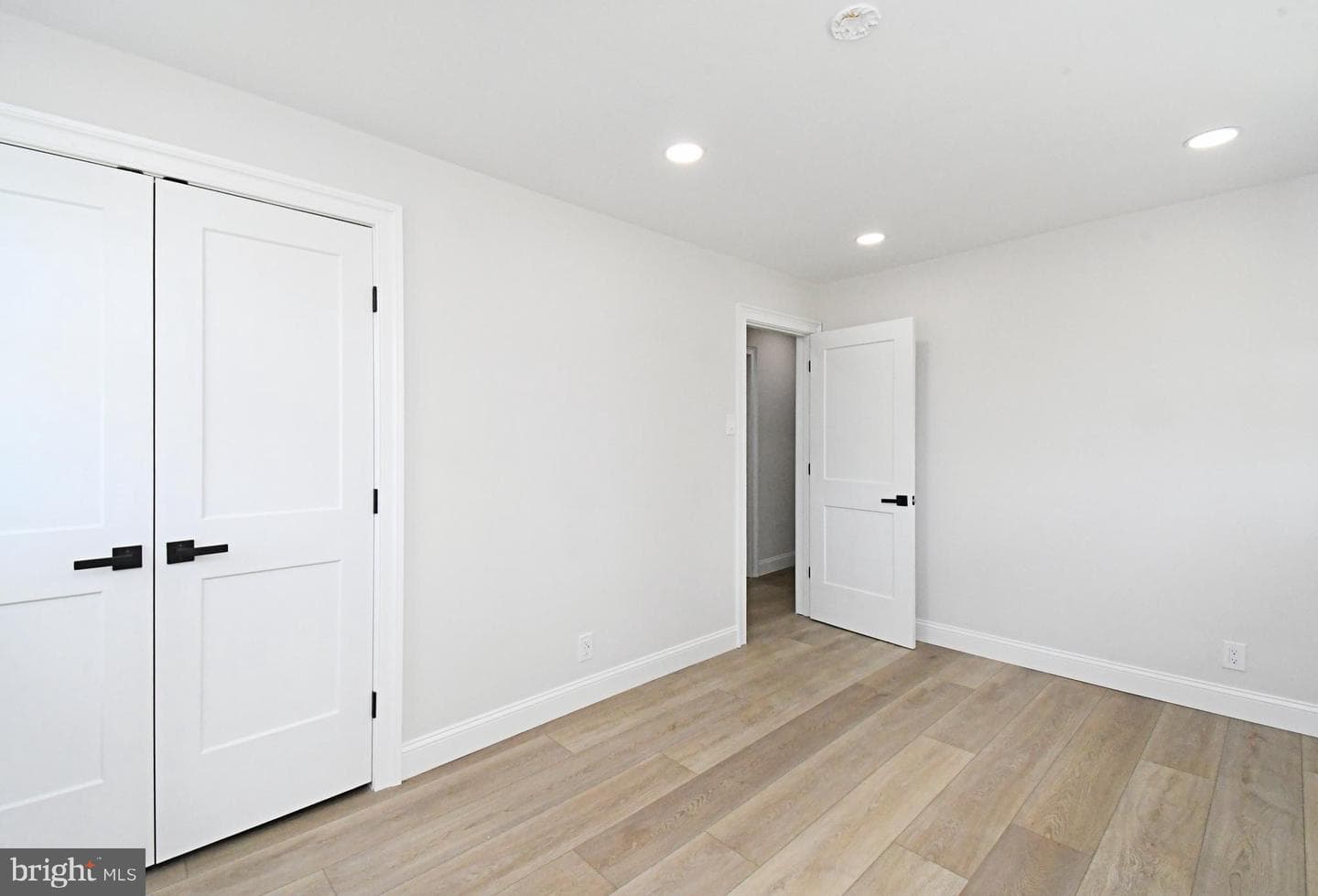 1554 Park Drive photo 31