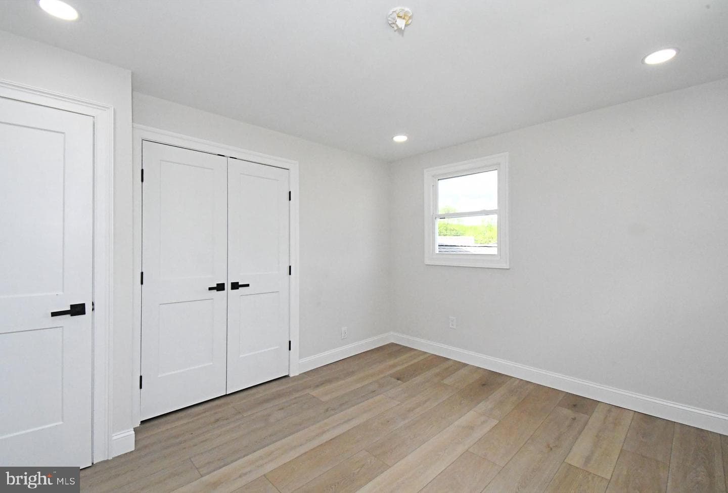 1554 Park Drive photo 33