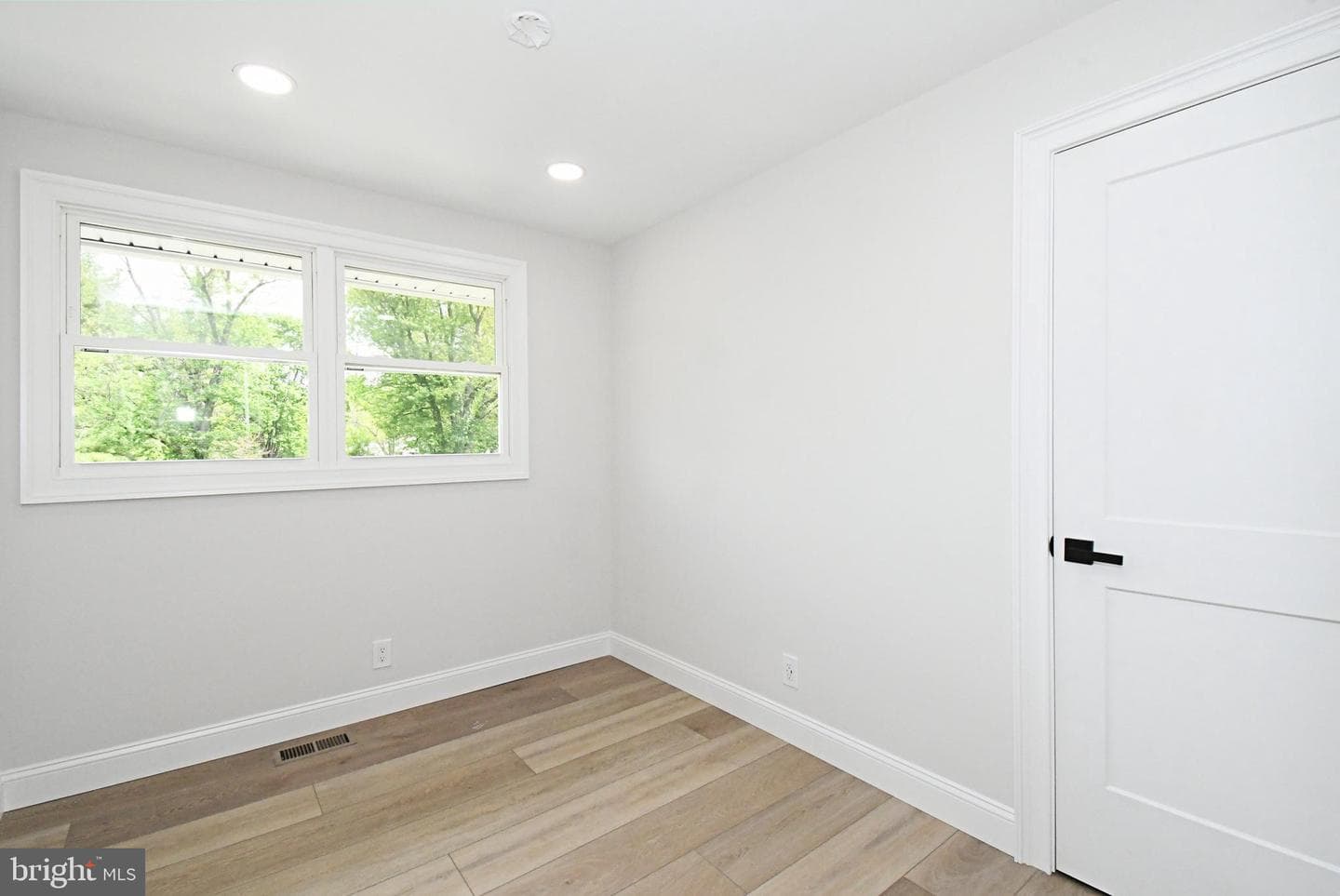 1554 Park Drive photo 35