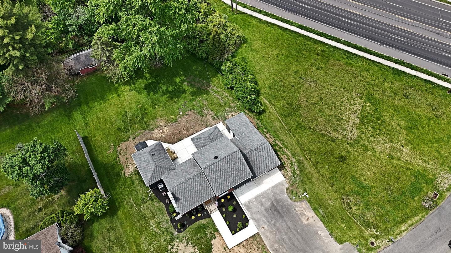 1554 Park Drive photo 43