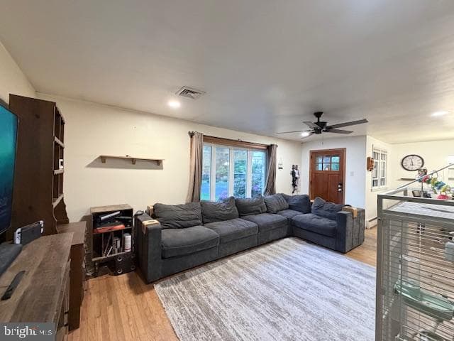 844 Brownsville Road photo 2
