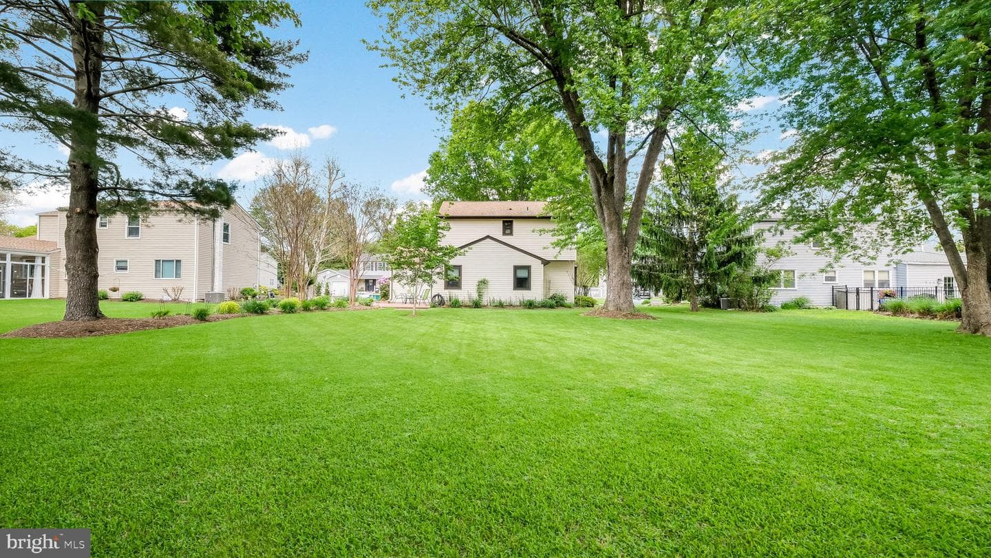 74 Basil Road photo 35
