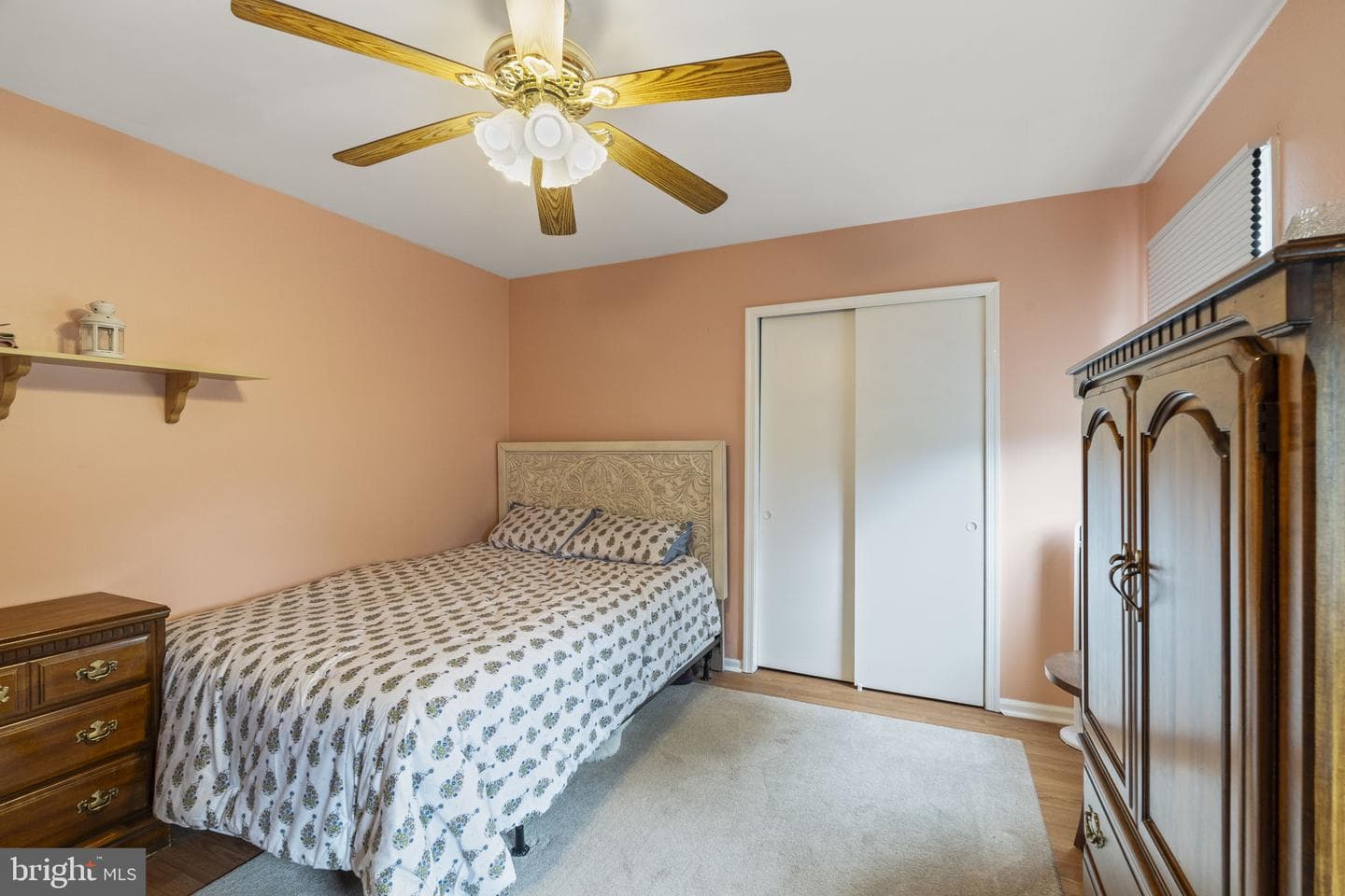 1064 Lincoln photo 27