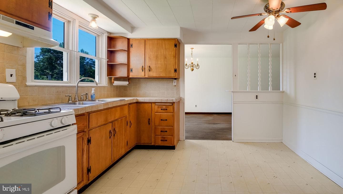 334 Mckinley Street photo 15