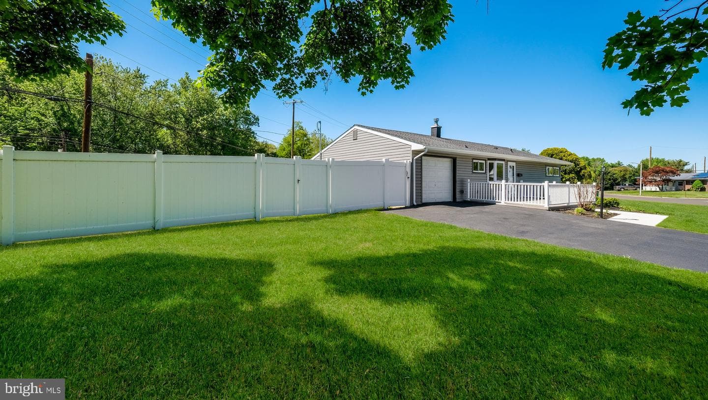 7 Indian Creek Drive photo 2