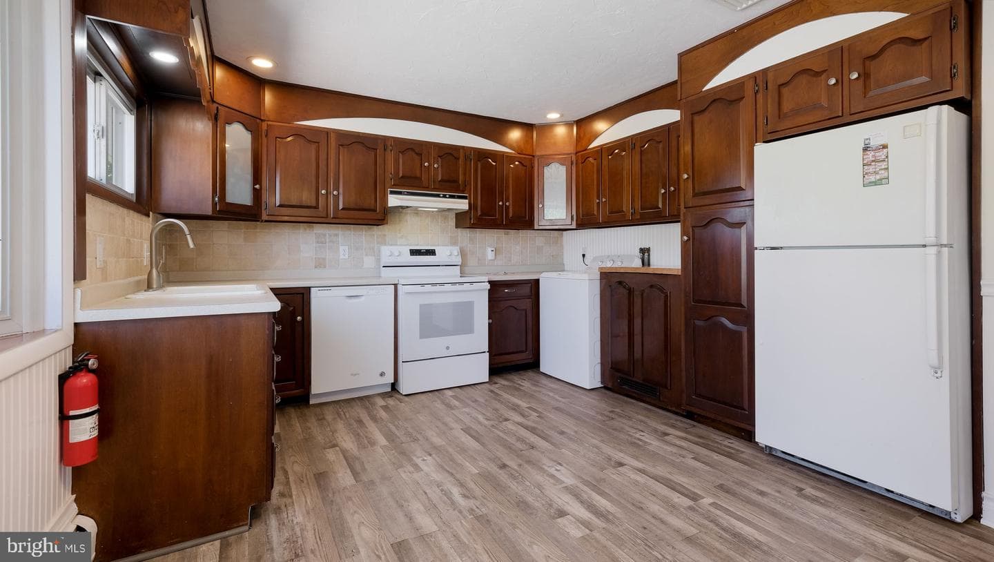 7 Indian Creek Drive photo 8