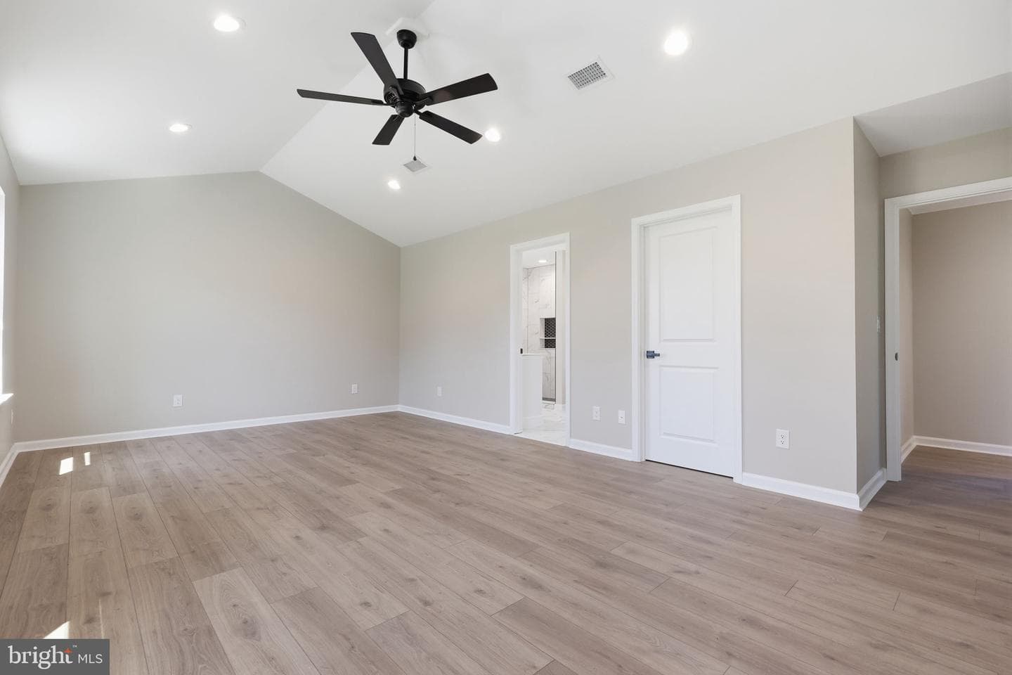 891 Reading Avenue photo 37