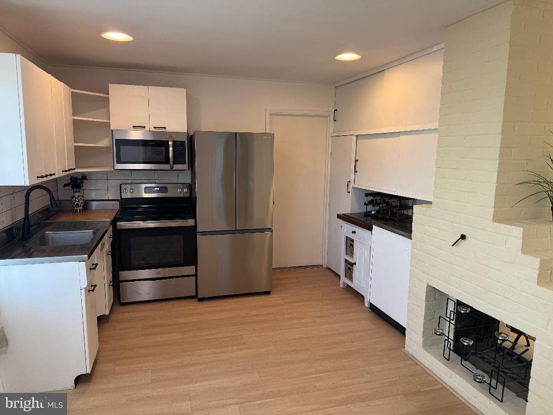 127 Oaktree Drive photo 8