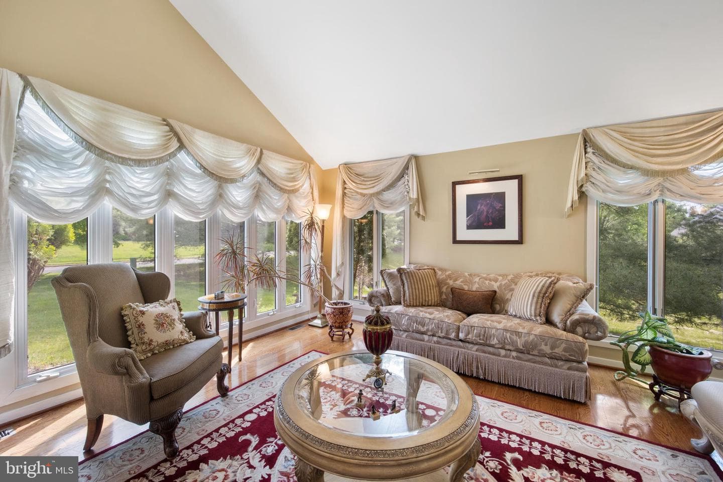 12 Tanyard Road photo 8
