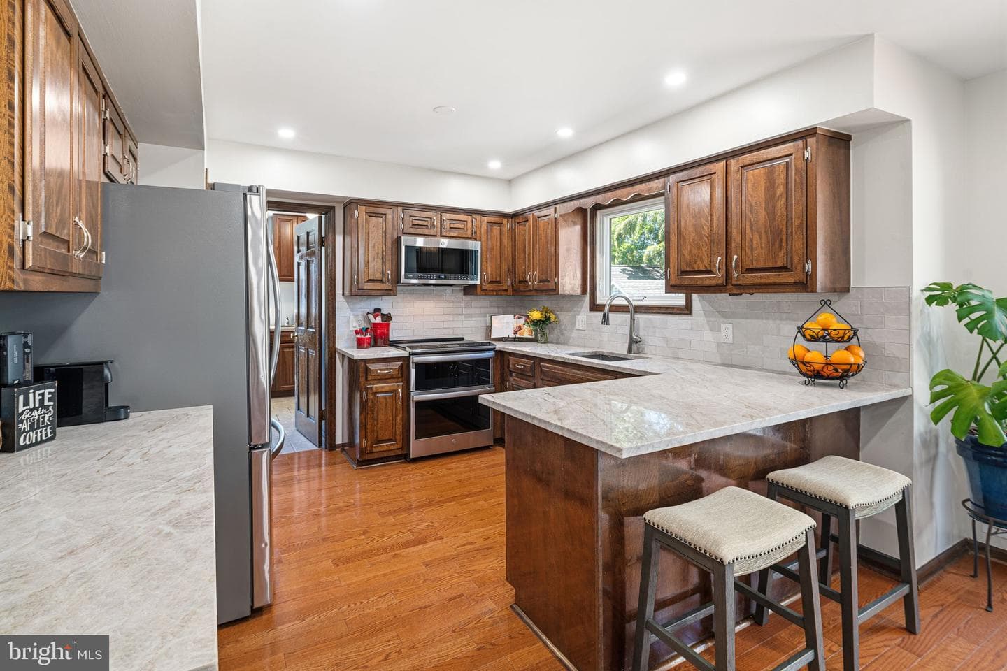 329 Sherwood Drive photo 25