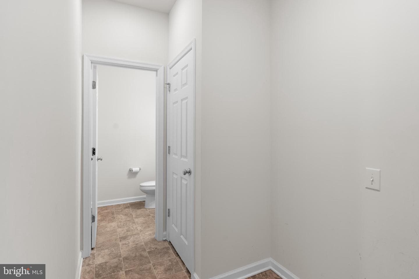 404 Tall Oaks Drive photo 24