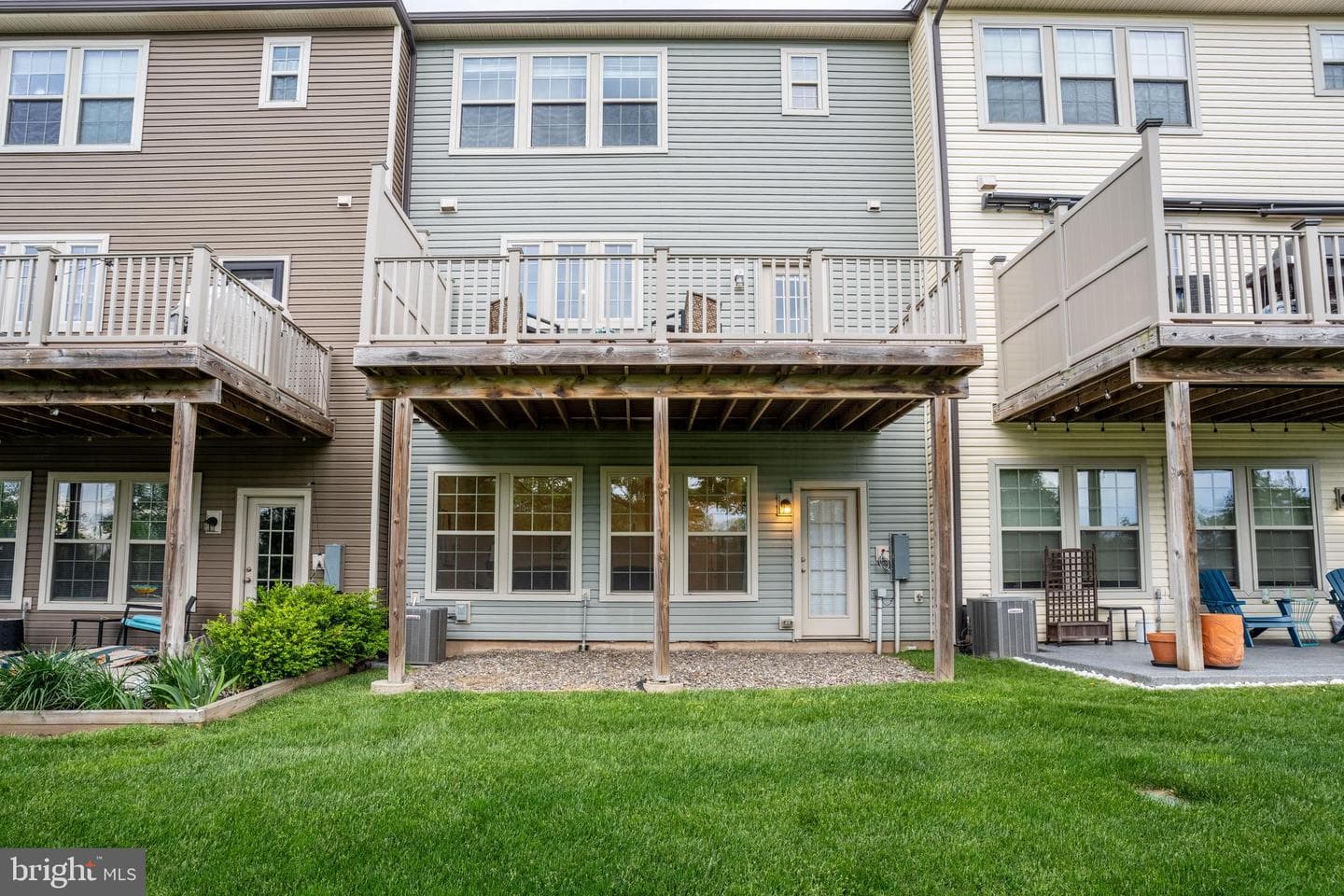 404 Tall Oaks Drive photo 3