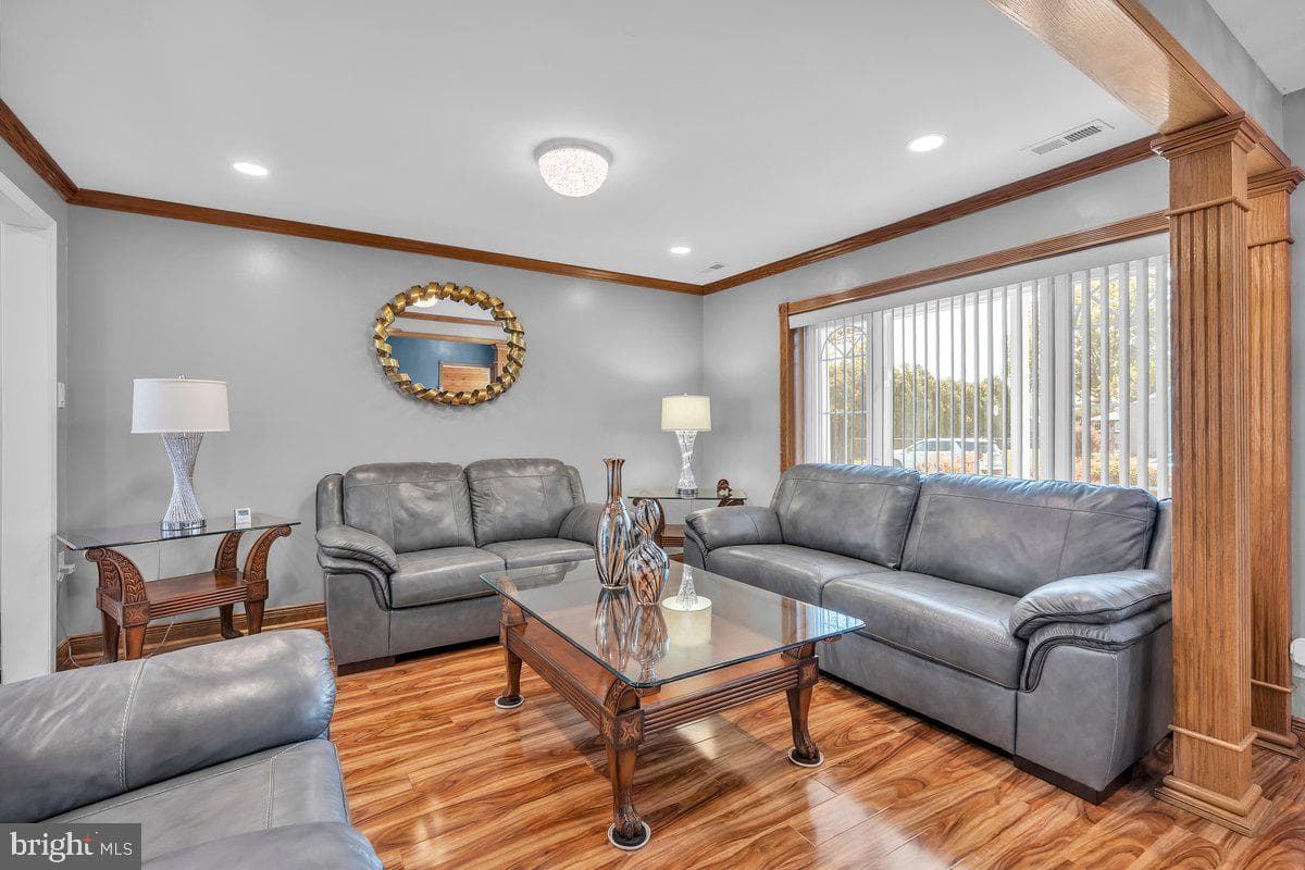 2942 Wexford Road photo 8