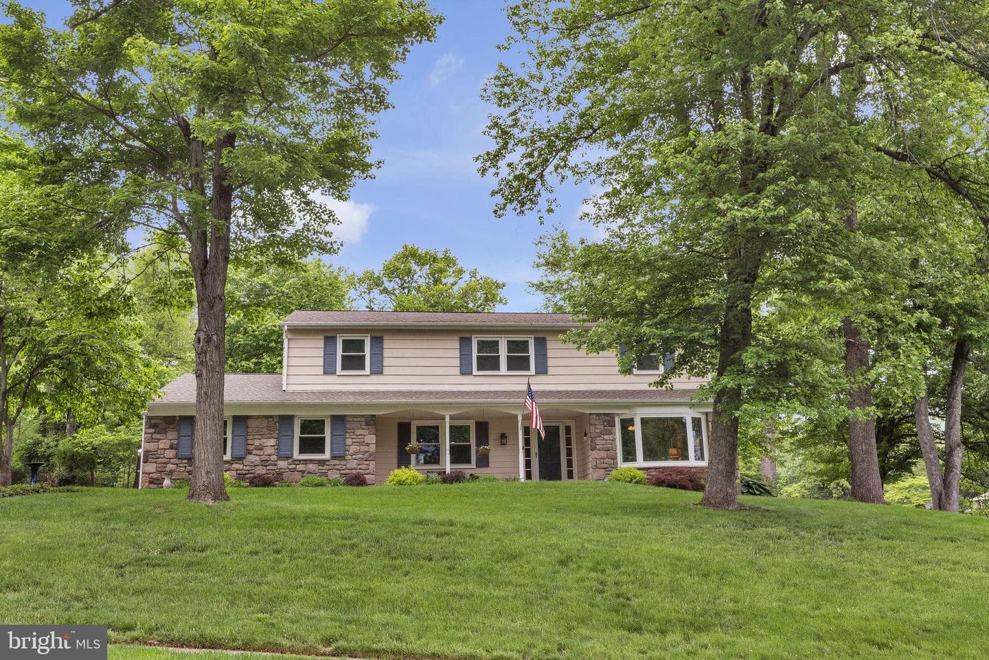 1144 Dickinson Drive photo 3